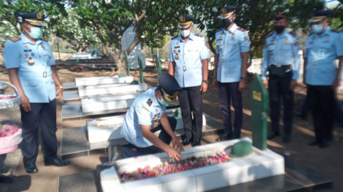 Kanwil Kemenkumham Ntb Ziarah Dan Tabur Bunga Kenang Pahlawan Sumbawa