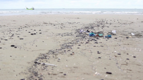 Tumpahan Batu Bara Cemari Pantai Ule Lheue Aceh Wisatawan Mengeluh