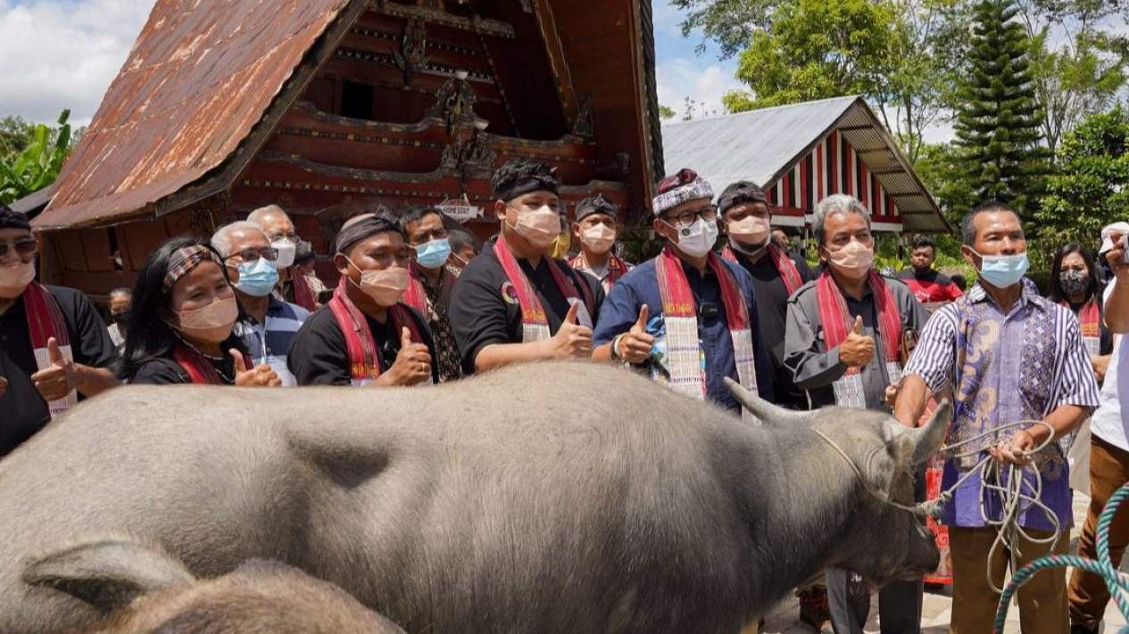 Kunjungi Desa Wisata Huta Tinggi Samosir Menparekraf Sandiaga Uno