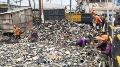 Lautan Sampah Masih Banjir Kali Dadap Tangerang Pengawas Kebersihan