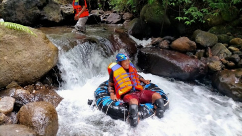 Menikmati Wisata Arung Jeram Di Manggarai Timur Ntt Yang Berada Di