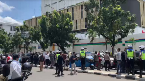 Reuni 212 Massa Di Jalan MH Thamrin Dibubarkan Polisi Pakai Pengeras