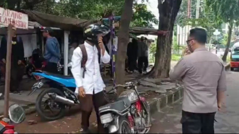 Polisi Bubarkan Kerumunan Pelajar Yang Hendak Tawuran Di Kota Cirebon