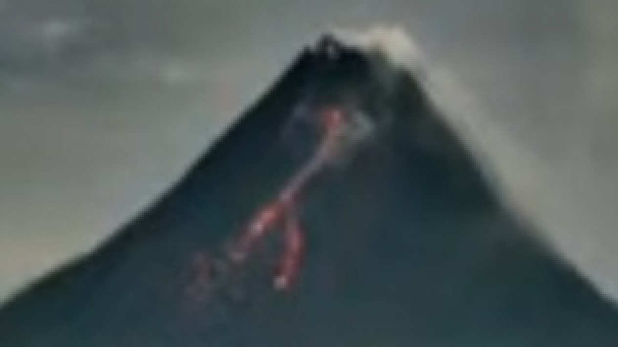 Sejak Semalam Gunung Merapi Terpantau Meluncurkan Tujuh Kali Guguran