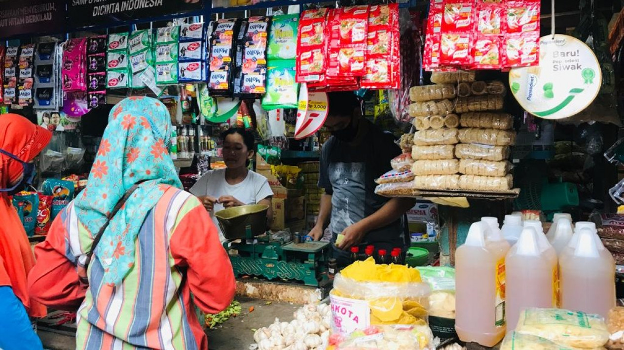 Minyak Goreng Langka Di Pasar Tradisional Bojonegoro