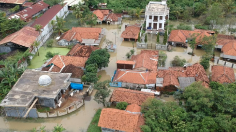 Banjir Merendam Ribuan Rumah Di Kabupaten Pekalongan Ratusan Warga