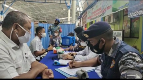 Lanal Tanjung Balai Karimun Gelar Vaksinasi Mobile Khusus Penumpang Ferry