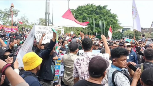 Tuntut Kenaikan Honor Ribuan Anggota Bpd Geruduk Kantor Bupati Pati