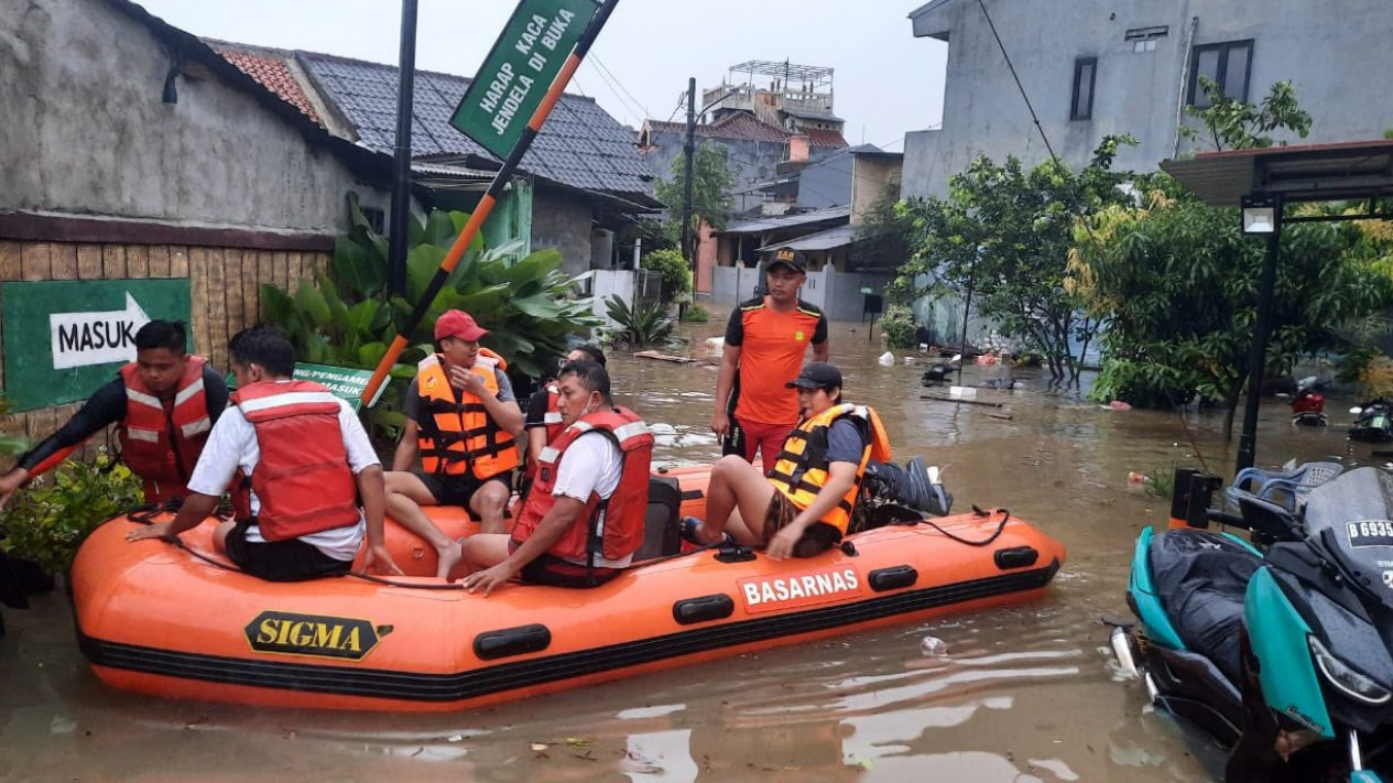 Bogor Banjir Dan Bakal Hujan Sampai Malam Warga Jakarta Serta