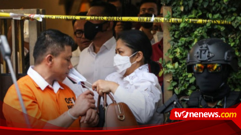 Viral Foto Ferdy Sambo Dan Putri Candrawathi Gandengan Tangan Saat