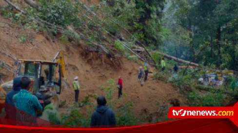 Diguyur Hujan Deras Dengan Intensitas Tinggi Jalan Nasional Kerinci