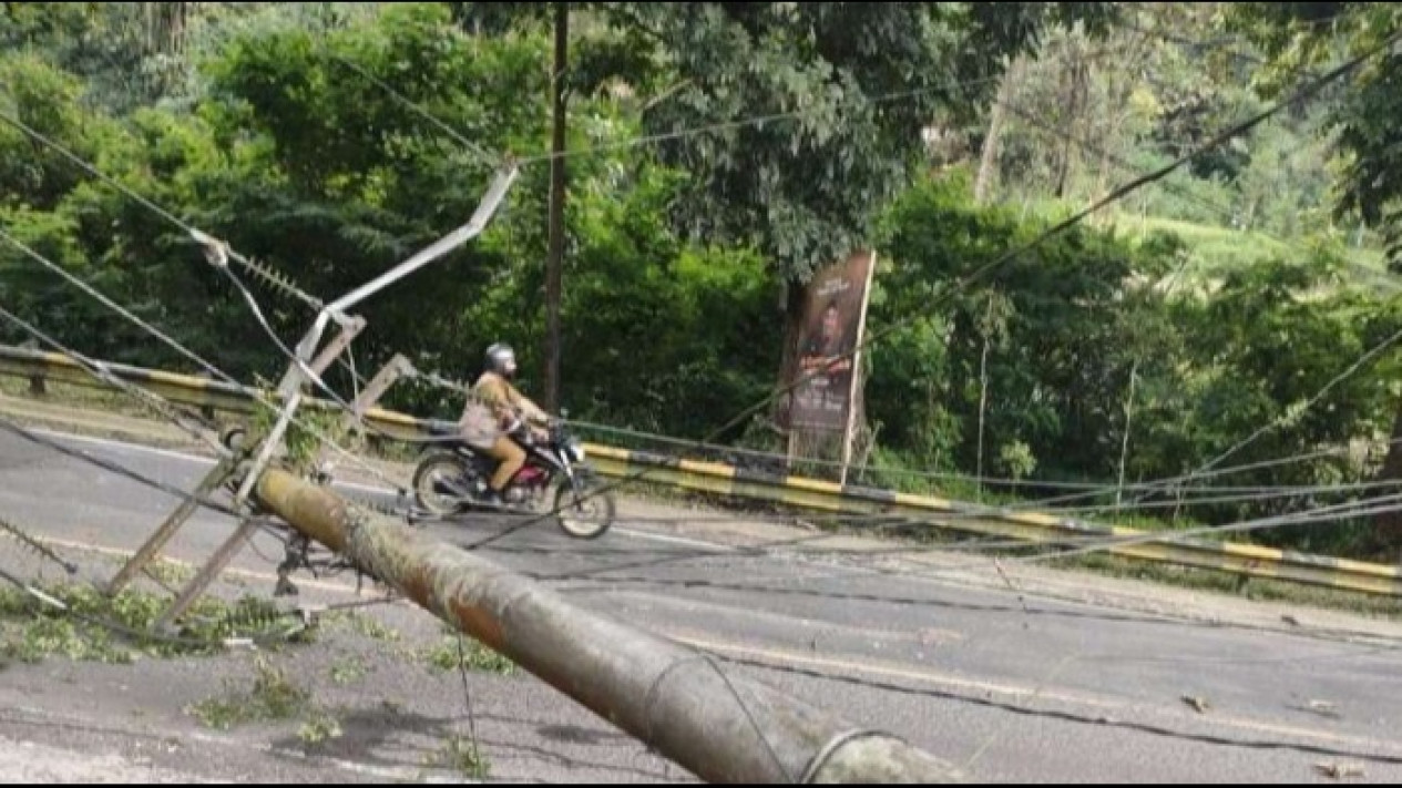 Cianjur Gelap Akibat Gempa Beberapa Gardu Listrik Dalam Proses Perbaikan