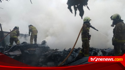 Lapak Di Kedoya Jakarta Barat Terbakar