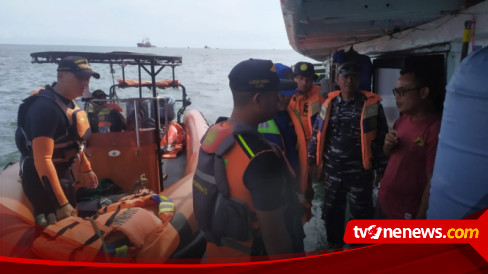 Tni Al Bantu Evakuasi Korban Kecelakaan Kapal Tb Bintang Sinergi Di