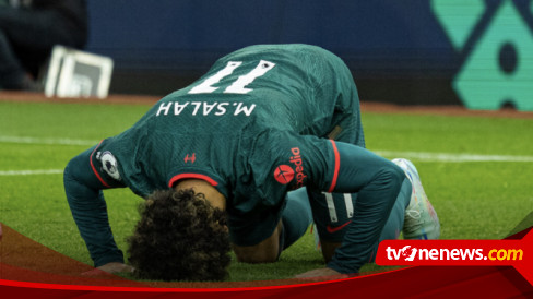 Mohamed Salah Sujud Syukur Akhiri Kutukan Natal Saat Liverpool