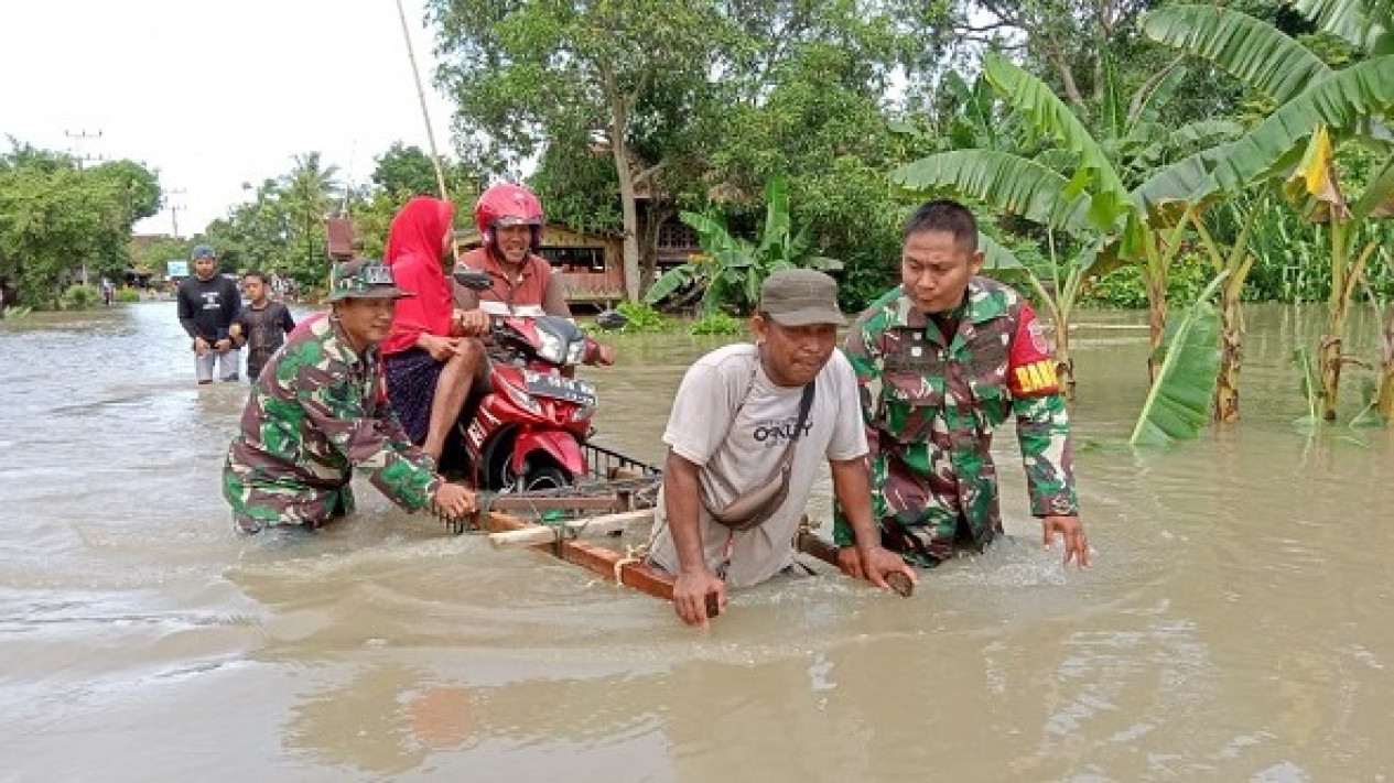 Kecamatan Di Kabupaten Pinrang Terendam Banjir Rob Gelombang Tinggi