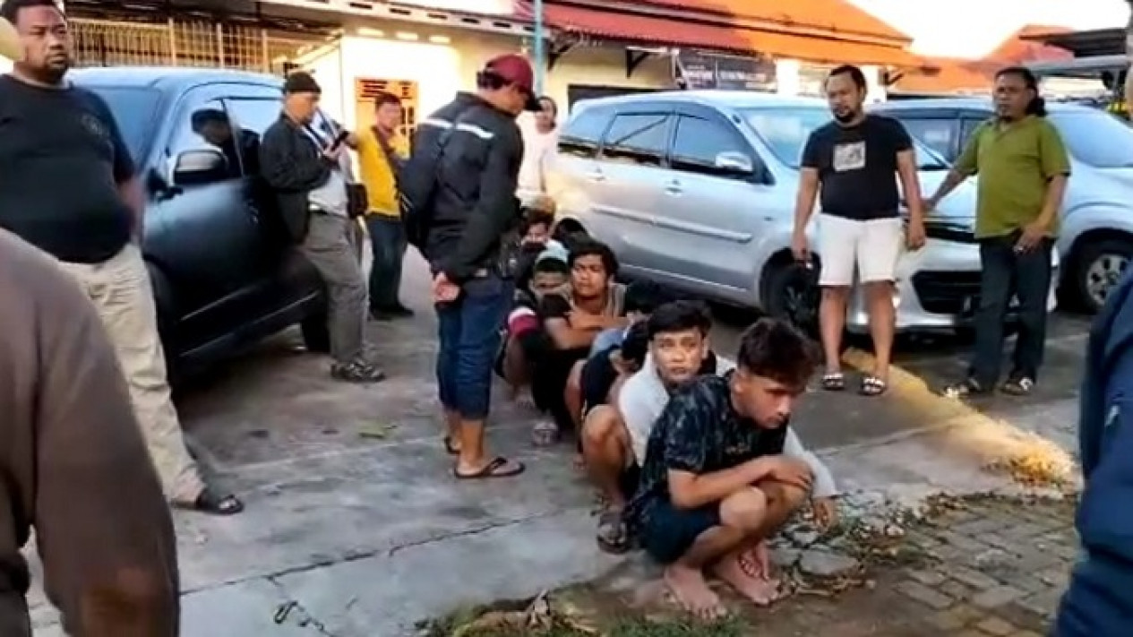 Satu Orang Tewas Saat Terjadi Tawuran Antar Geng Motor Di Batang 14