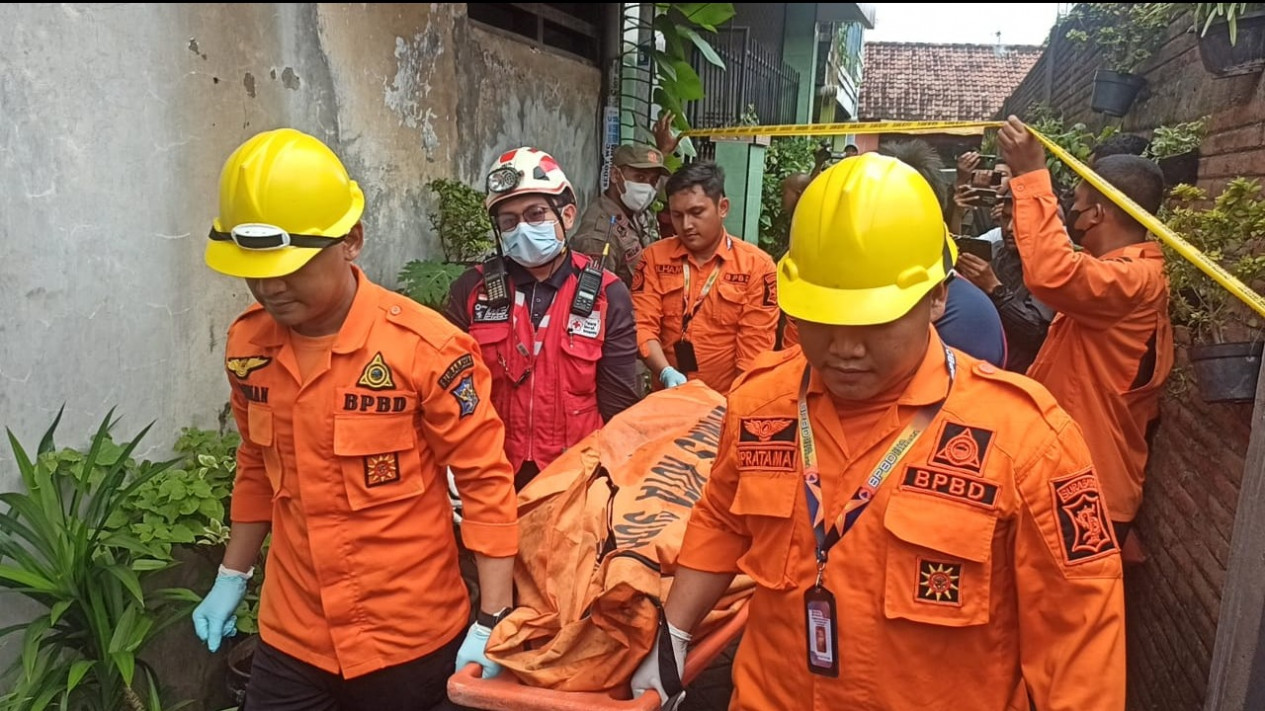 Diduga Akibat Hubungan Arus Pendek Listrik Dua Lansia Tewas Terjebak