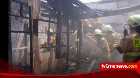 Kebakaran Di Bendungan Hilir Tanah Abang Jakpus Unit Damkar Diterjunkan