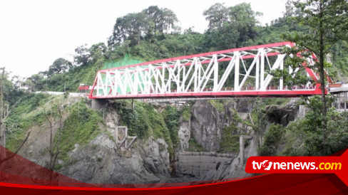 Jembatan Besuk Kobokan Jadi Favorit Ngabuburit Warga Lumajang Ini Daya