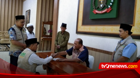 Plt Bupati Langkat Serahkan Zakat Mal Rp150 Juta Ke Baznas