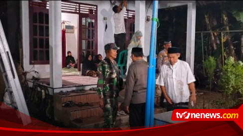 Prajurit TNI Asal Pacitan Gugur Di Papua Keluarga Menunggu Kedatangan