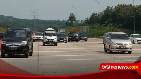 H 5 Arus Mudik Di Tol Kalikangkung Naik Tajam Petugas Buka 17 Jalur