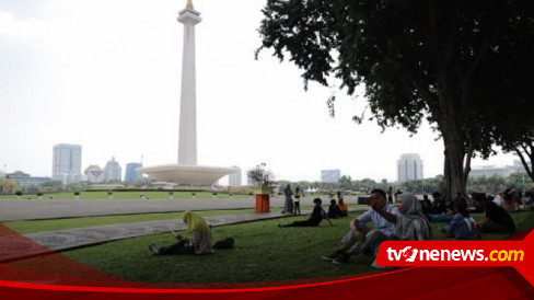 Liburan Lebaran Masyarakat Padati Monas Sejak Pagi Hari