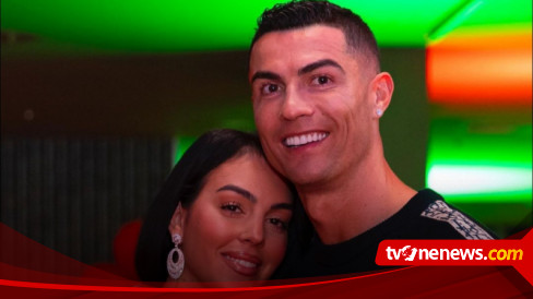 Dikabarkan Putus Dengan Georgina Rodriguez Ronaldo Unggah Foto Ciuman