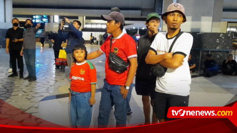 Pendukung Timnas Indonesia U 22 Rela Bolos Kerja Demi Rasakan Euforia