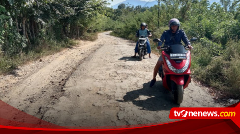 Waspada Km Jalan Simpang Sebasang Batu Tering Rusak Parah Rawan