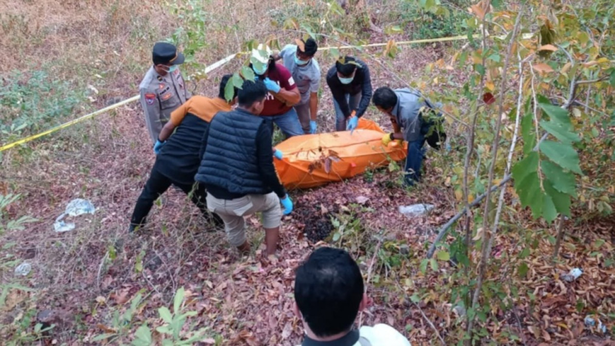 Mayat Korban Pembunuhan Ditemukan Di Hutan Jati Tampora Situbondo