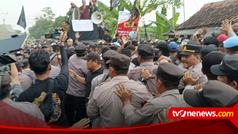 Aksi Unjuk Rasa Di Depan Ponpes Al Zaytun Diwarnai Kericuhan Seorang