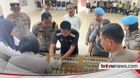 Sebanyak 55 Personel Polres Sibolga Ditest Urine Secara Acak Dan Mendadak