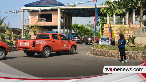 Bareskrim Mabes Polri Geledah Ponpes Al Zaytun Indramayu Ratusan