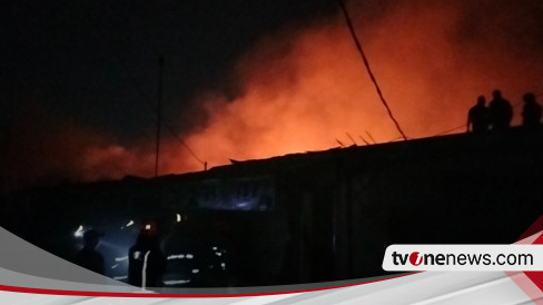 Ratusan Kios Hangus Terbakar Di Pasar Sadang Serang Kota Bandung Ini