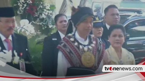 Presiden Jokowi Pakai Baju Adat Tanimbar Maluku Ke Sidang Tahunan Mpr