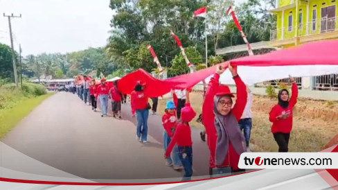 Ribuan Warga Desa Sidoharjo Meriahkan HUT RI Ke 78 Dengan Bentangkan