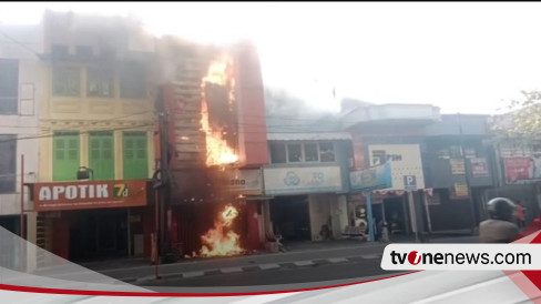 Terlambat Malapor Petugas Damkar Ruko Tiga Lantai Di Thamrin Semarang