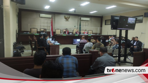 Gratifikasi Mantan Bupati Sidoarjo Hadirkan Mantan Kepala Dinas Ajudan