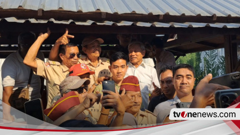 Sambangi Umkm Salatiga Gibran Disambut Ratusan Warga Dan Diserbu