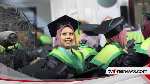 Pj Bupati Bojonegoro Ucapkan Selamat Kepada Para Wisudawan Unugiri