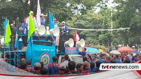 Tuntutan Belum Terpenuhi Ribuan Buruh Kembali Demo Di Depan Gedung