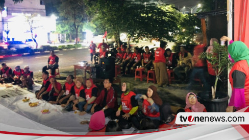 Nobar Debat Capres Cawapres Di Posko Pdip Surabaya Sat Set Ganjar