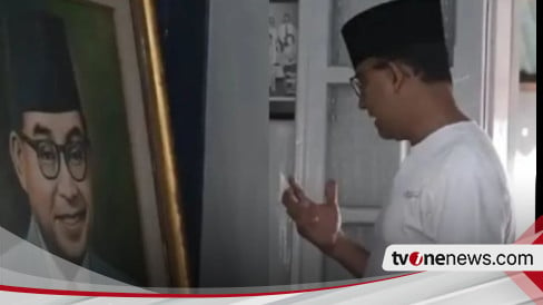 Viral Anies Baswedan Ngomong Sendiri Di Lukisan Bung Hatta Netizen