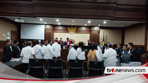 10 Pegawai Kementrian ESDM Dituntut 2 6 Tahun Penjara Dalam Perkara