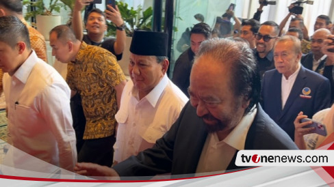 Kedatangan Prabowo Disambut Hangat Surya Paloh Sampai Gelar Karpet Merah