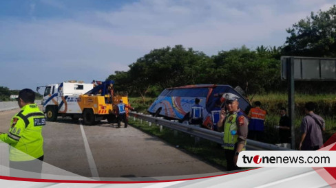 Penyebab Kecelakaan Maut Bus Rosalia Indah Di Tol Semarang Batang Km