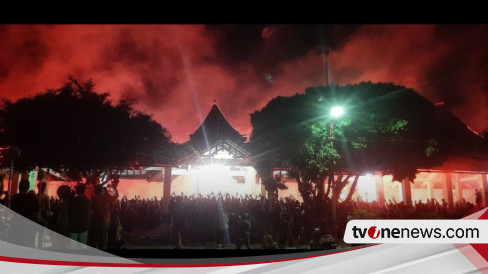 Nobar Timnas U Ribuan Warga Sidoarjo Padati Alun Alun