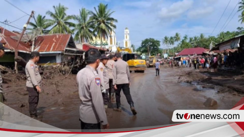 Jalan Penghubung Batusangkar Padang Panjang Belum Bisa Dilalui Pasca